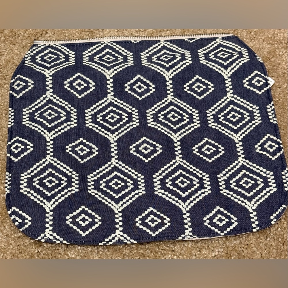 Thirty One‎ 31 Bags Studio One Flap AB96 Dotty Hexagon Blue Cream Flap Zip